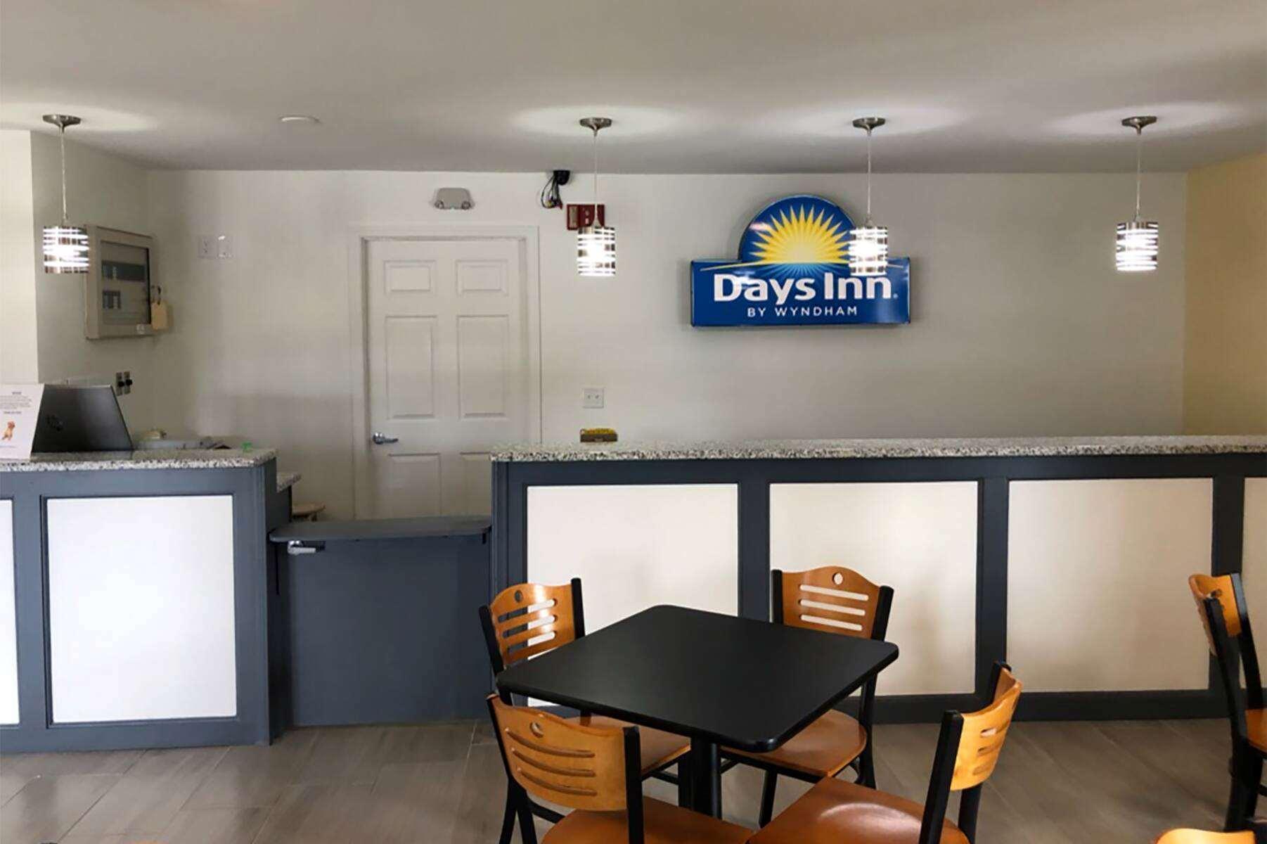Days Inn By Wyndham Cape Carteret Near Emerald Isle 외부 사진